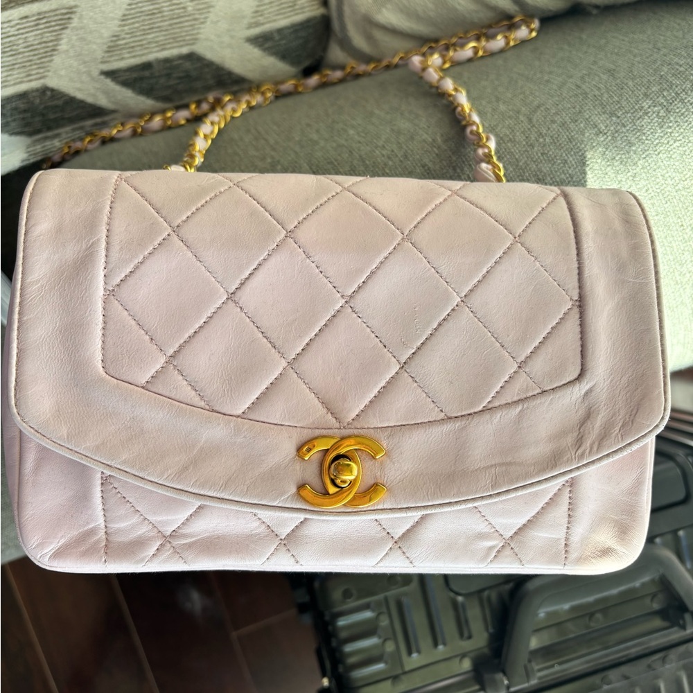 Vintage Pink Chanel Diana - Picture 11 of 13